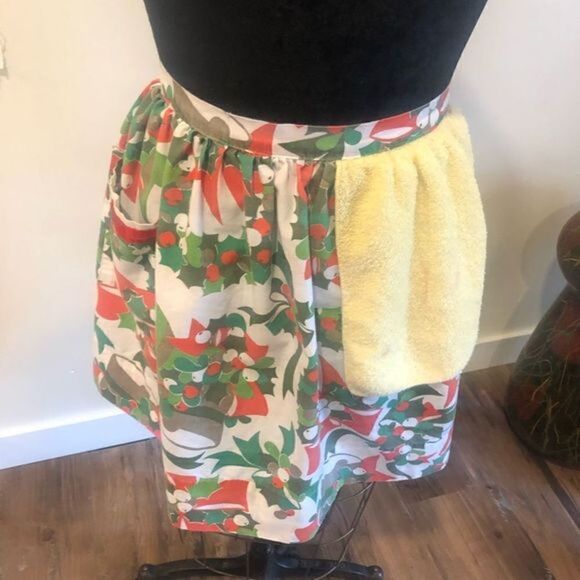 Apron winter Christmas holly leaves red ribbon attached hand towel - Picture 4 of 9